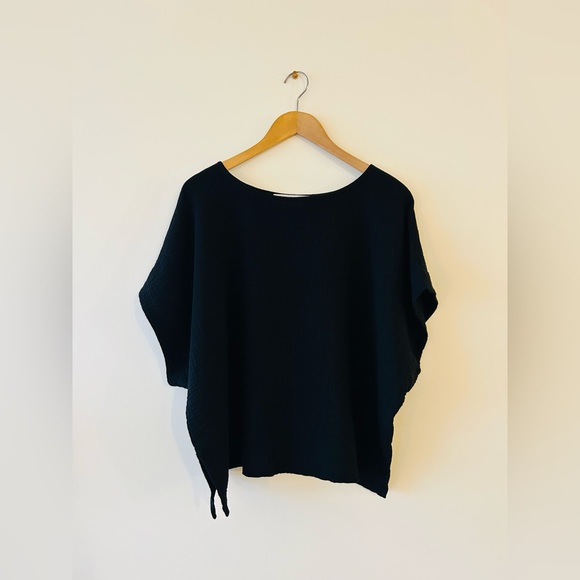 Devlyn Vanloon Tops - Devlyn VanLoon cotton top